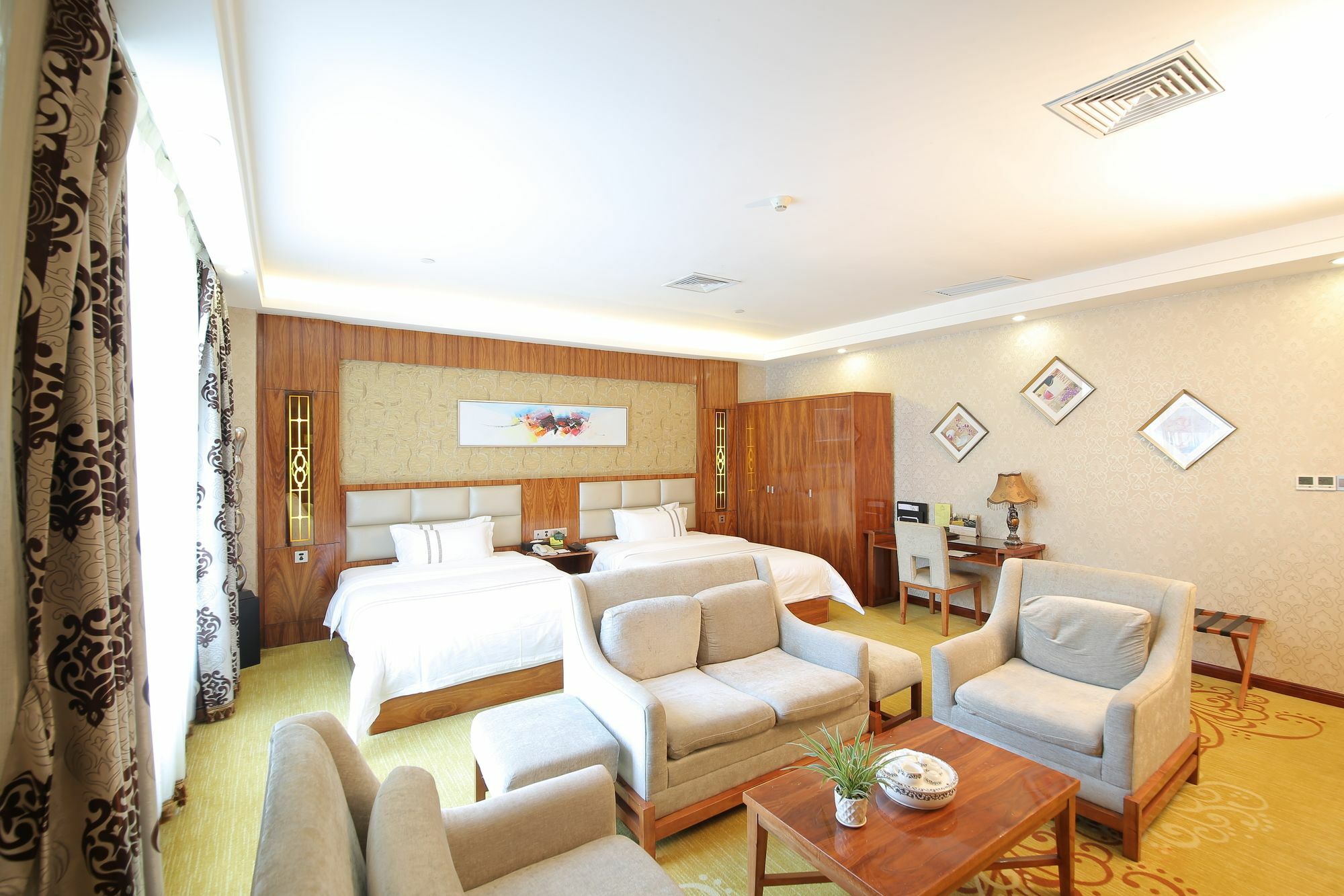 โอวปง อินเตอร์เนชั่นแนล โฮเต็ล Hotel กวางโจว ภายนอก รูปภาพ